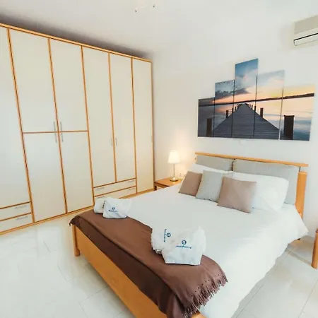 Dreams Ferienvilla By Interhome Γεννάδι